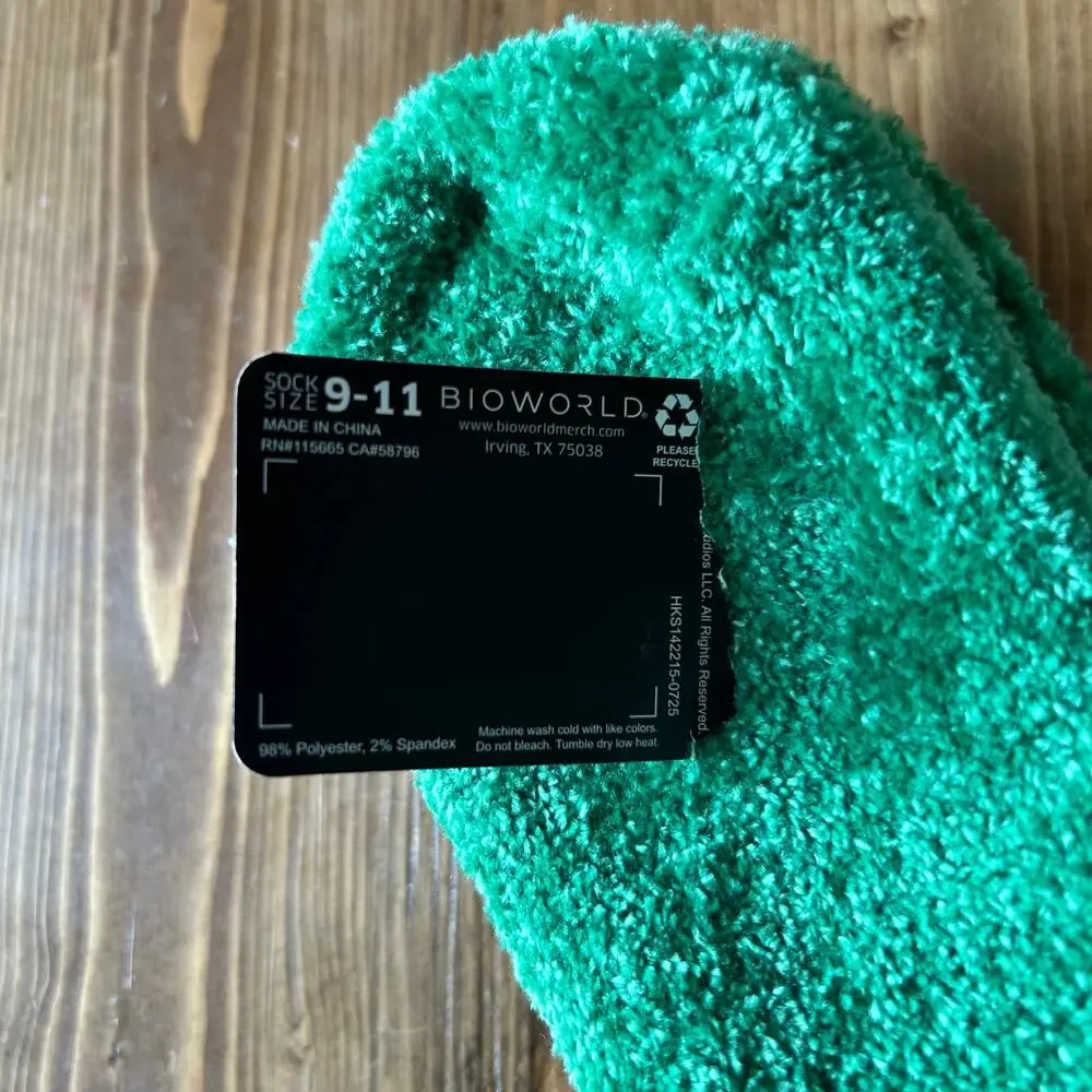 Bioworld Merch Wicked NWT Womens Size 9-11 Green & Pink Fuzzy Socks Non Slip